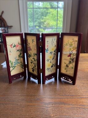 Handcrafted Red Wooden Folding Screen with Floral Artwork - Unbranded. 7”x10.25”